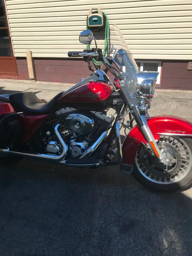 Harley FLHR in Motorcycle Parts & Accessories in Hamilton - Image 4