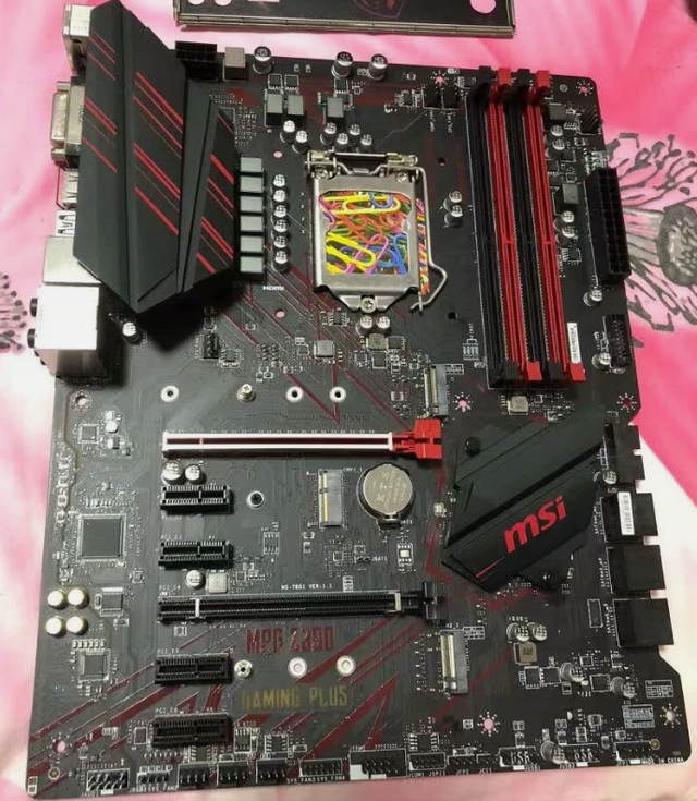 MSI MPG Z390 GAMING PLUS Motherboard - ATX in Desktop Computers in City of Toronto - Image 3
