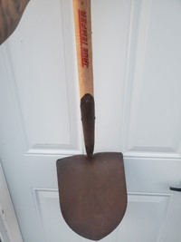 Garden shovel