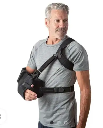 Donjoy Ultra Sling/ Immobilizer, View more