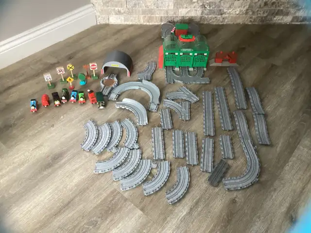 Thomas Train lot Take Play Along Knapford Station in Toys & Games in Brantford - Image 2