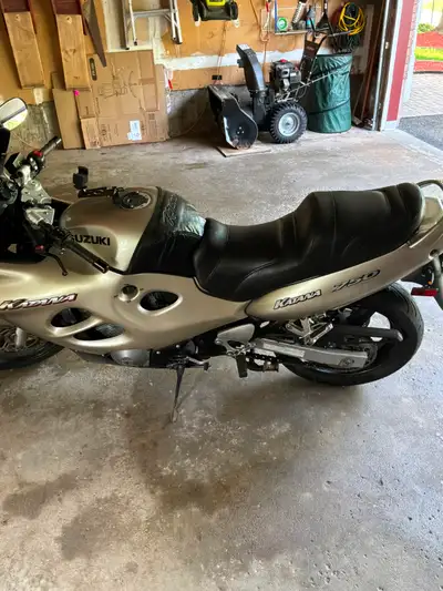 2001 Suzuki Katana 750GSX sport touring motorcycle for sale. Great starter bike, in GREAT condition...