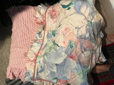 Bedding for a girl’s single bed, View more