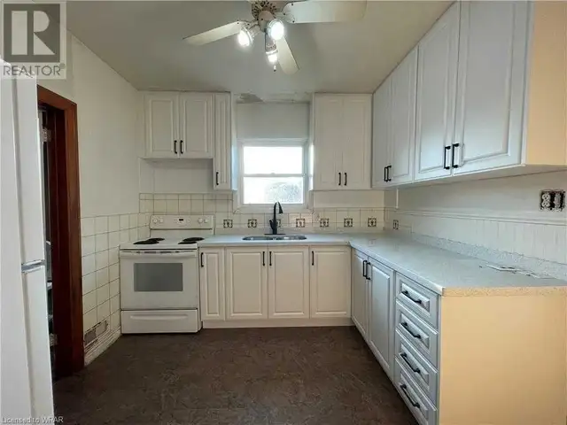 Heritage House for Rent - Downtown Kitchener 5bed+2bath / 4 park in Long Term Rentals in Kitchener / Waterloo - Image 7