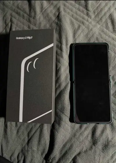 Samsung Galaxy Z Flip7 256gb, View more