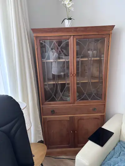 vaisselier en très bonne etat, View more