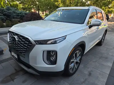 First owner, Accident free, Low mileage, In Excellent clean condition like a new car. 3 rows/ 8 pass...