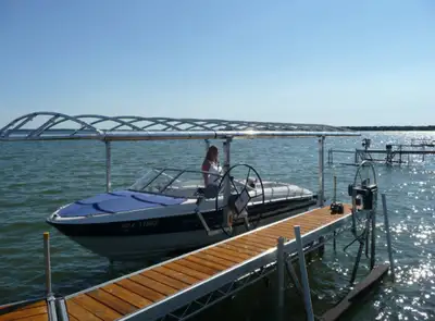 Bateau Bayliner 185, acheter neuf en 2005, Environ 200 hres, Moteur Mercury 3.0 litres 135 forces. U...