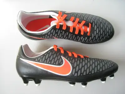 Nike Magista Womens Soccer Cleats - Size 9, View more