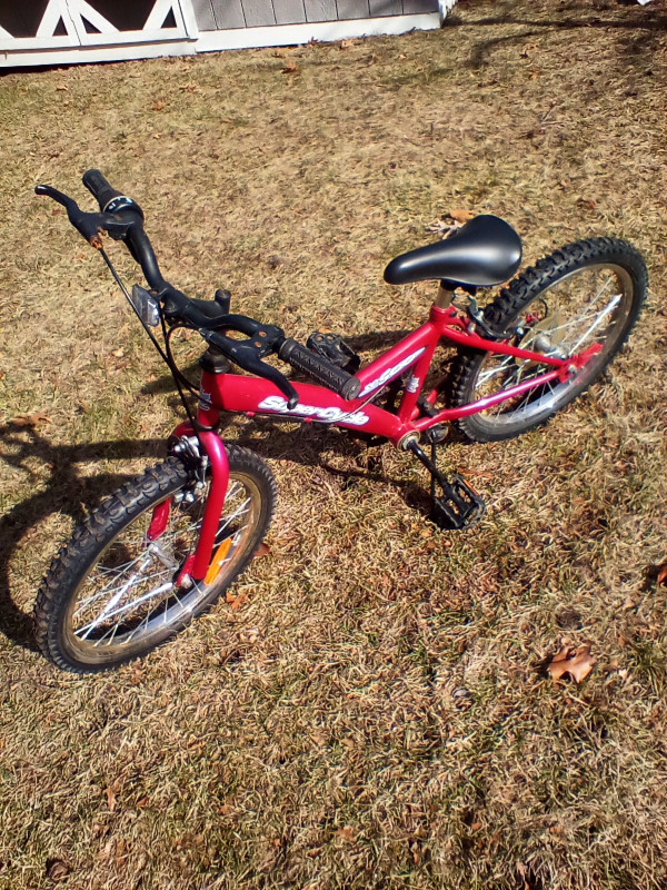 Kids 5 speed bike in Kids in Sarnia - Image 4