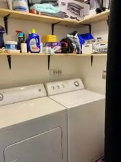 4 1/2 près de l'Université Internet fourni