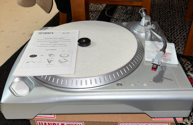 Turntable in General Electronics in St. Catharines - Image 2