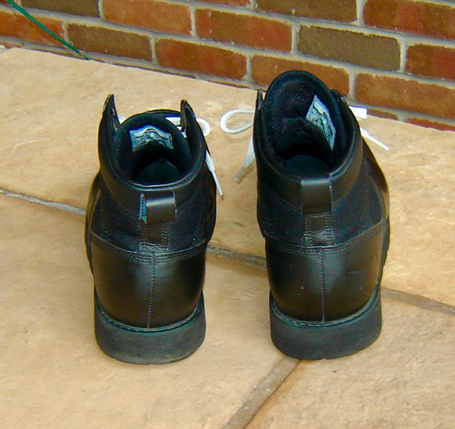 size 13 men's nike acg boots