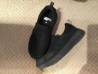 SIZE 12 ATHLETIC WORKS BRAND PULL ON BLACK SHOE WITH MEMORY FOAM