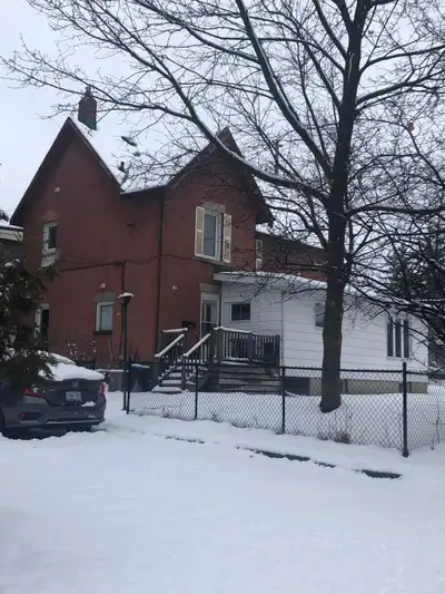 Unique 2 bedroom apartment in a duplex, 2 parking spots included in the rent.