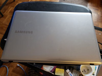 Samsung laptop battery parts screen NP300e5e NP550p5c key keys