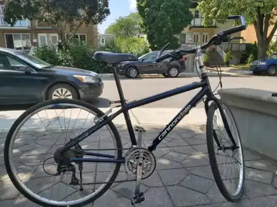 velo de route adulte Cannondale valeur $2800 road bike bicylette 100% Aluminium Ultra legere ** le v...