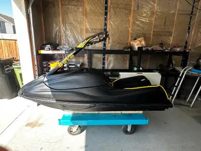 2006 Kawasaki sxr 800 Flat black paint Jet trim mats Jet trim rail caps Raptor carbon hood ($1000) B...
