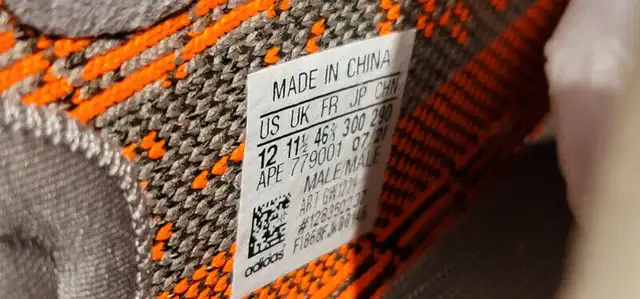 YEEZY BELUGA REFLECTIVE 350 V2 BOOST SIZE 12 in Men's Shoes in Markham / York Region - Image 8