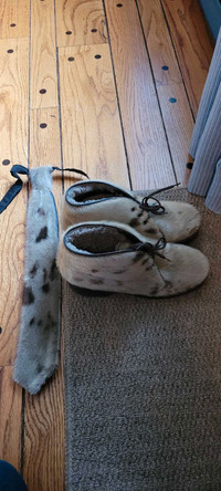 Sealskin shoes/tie