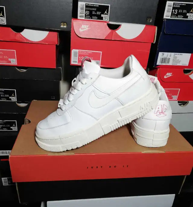 NIKE AIR FORCE 1 PIXEL WOMEN SZ 6.5 GREAT COND 