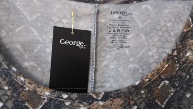 Woman's Dark Brown Pants Size 28 Petite (4X)  Zipper & Pockets in Women's - Bottoms in City of Toronto - Image 9