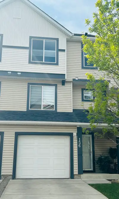 Well-maintained Townhouse