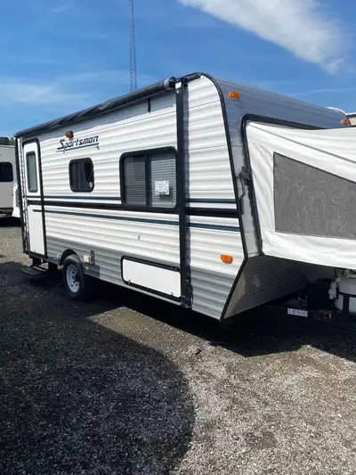 Everything works perfectly 12.500 OBO hitch is included