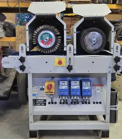 This is a used Larick Machinery wire brush sander, perfect for any woodworking shop. It has been wel...