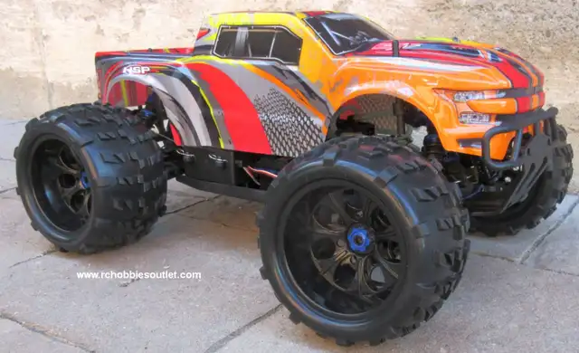 New RC  Truck Nitro Gas 4.25cc 4WD 1 /8 Scale  Savagery PRO in Hobbies & Crafts in Québec City - Image 3