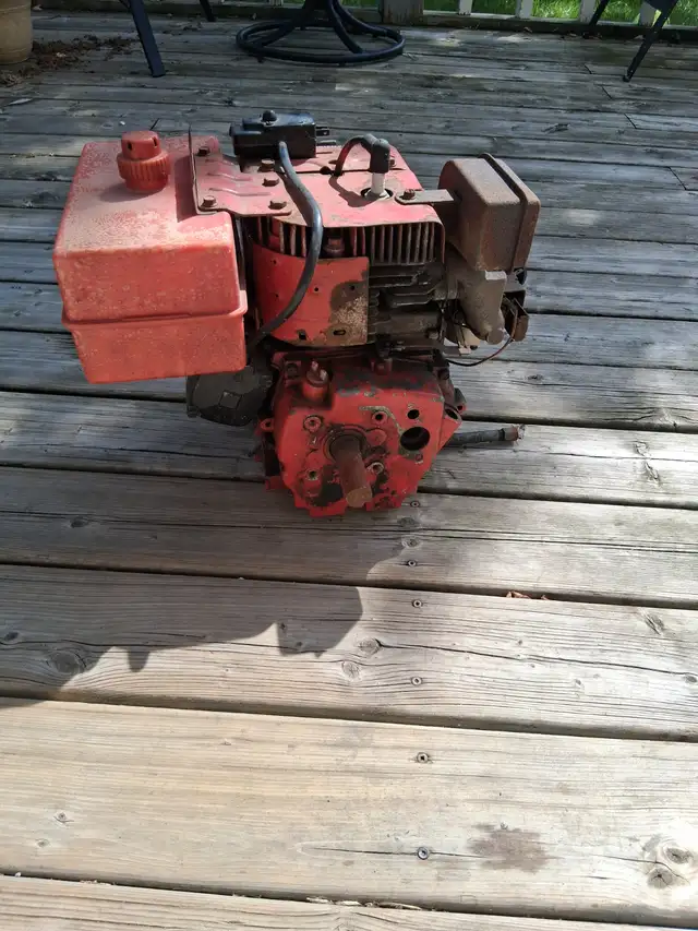 Snowblower engine  5.0 hp in Snowblowers in Mississauga / Peel Region - Image 3
