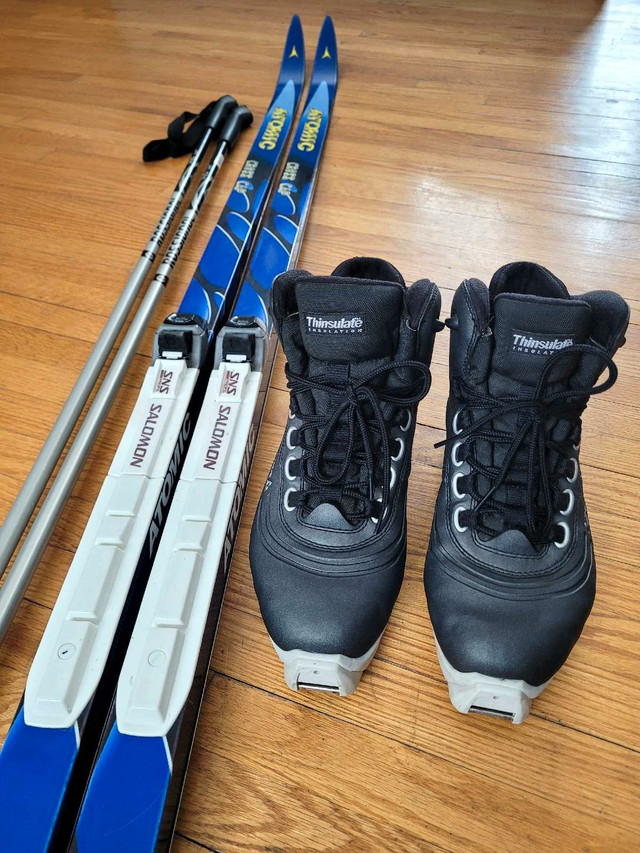 Cross Country Ski set - Mens 9.5 - 11.5 / Womens 10.5-12.5 - Wax in Ski in Winnipeg - Image 4