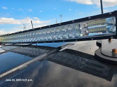 50" light bar with roof top magnets make an offer plugs into 12v cigarette lighter and turn off and...