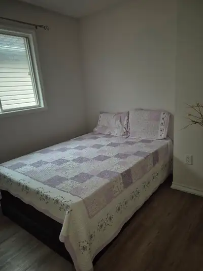 Room for rent in Ajax ( wesnty /Roseland)