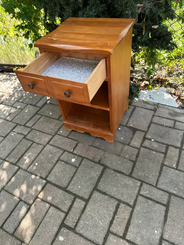 Wooden Bedside Table with Drawers63826839332865121