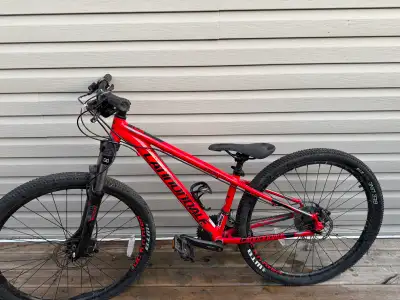 XS frame Cannondale mountain bike, View more