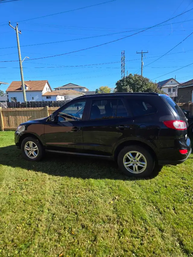 2010 Hyundai Santa fe AWD in Cars & Trucks in Thunder Bay - Image 3