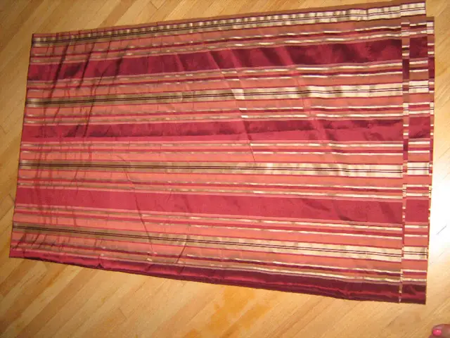 ** Drapes **401676209803110401