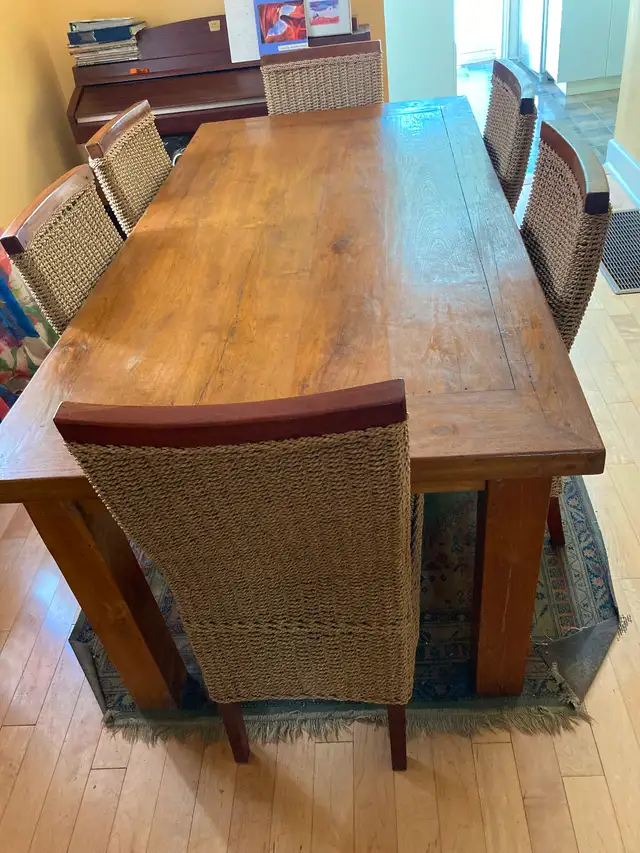 Teak / Ratten Bentar Dining Table with 6 Chairs in Dining Tables & Sets in City of Toronto - Image 3