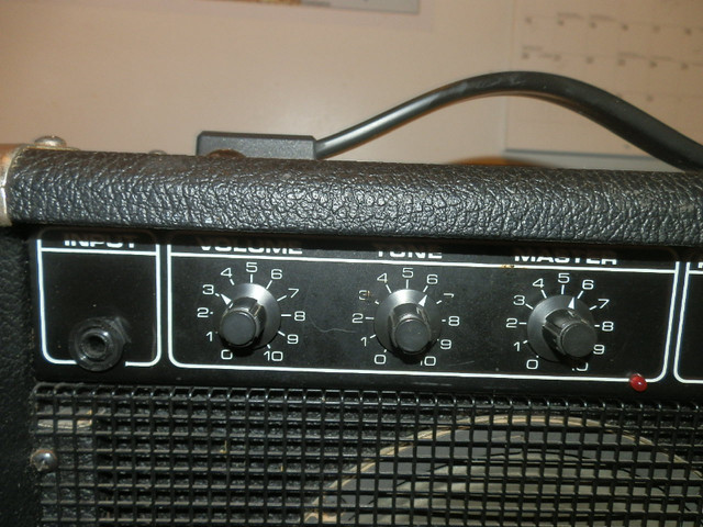 Traynor TS-10 solid state guitar amplifier in Amps & Pedals in Dartmouth - Image 4