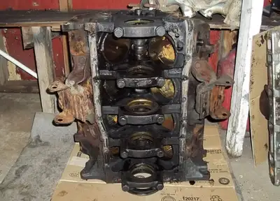 * * * * * * * CONTACT INFO AT BOTTOM * * * * * * * - 1978 351W block, (polished) crankshaft, connect...