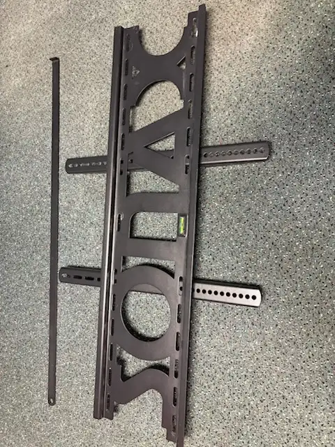 SONAX TV Wall Mount – Excellent Condition in Video & TV Accessories in Ottawa - Image 3