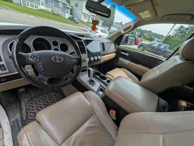 **Toyota Tundra Limited 2007 • 5.7L V8 • 4x4 • Double Cab • 6,5