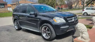 275/50 R20 Deep dish wheel on less than 100kms tires!! Came off 2011 GL 350 Benz Truck is sold Bolt...