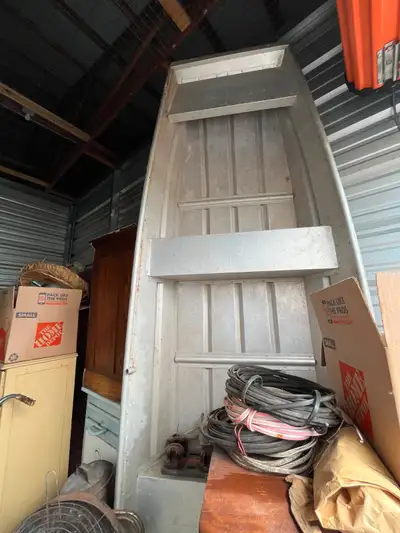 Rarely used, like new, Sea King 10 Ft Aluminum Row Boat $698 CAD/ $500 USD or best offer. Boat Store...