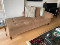 Very nice Sofa with pillows