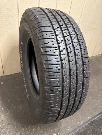 17” GOODYEAR WRANGLER TIRE FOR SALE TIRE FOR SALE 265/70R17 11/32’s TREAD REMAINING $120 ID#0120