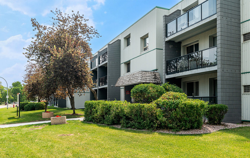 Upgraded Suites in North Kildonan All Utilities Included! Long Term