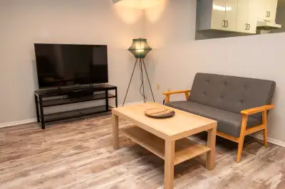 **Great Location!** **Yonge/Elgin Mills (Richmond Hill)** - One-bedroom basement unit with a separat...