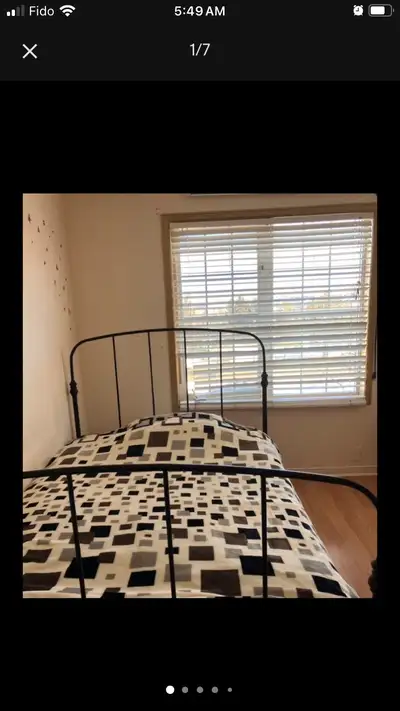 Rooms****IF INTERESTED PLEASE CALL ME AT 647-333-7069**** Beautiful rooms for rent in the heart of V...